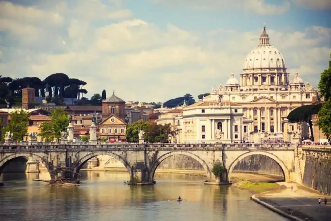 Vacanze Romane Colosseo Apartment  Rome